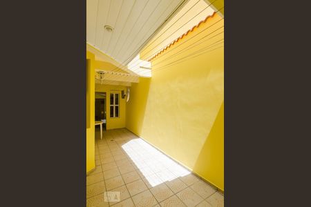 Casa à venda com 480m², 4 quartos e 5 vagas Casa à venda com 480m², 4 quartos e 5 vagasLateral