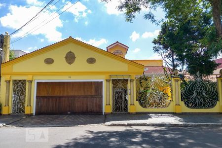 Casa à venda com 480m², 4 quartos e 5 vagas Casa à venda com 480m², 4 quartos e 5 vagasFachada