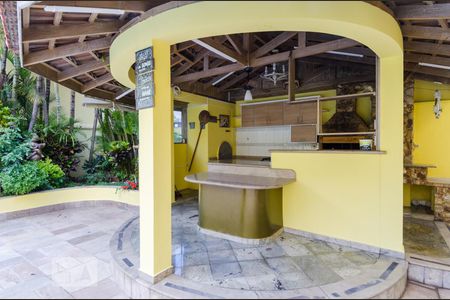 Casa à venda com 480m², 4 quartos e 5 vagas Casa à venda com 480m², 4 quartos e 5 vagasChurrasqueira