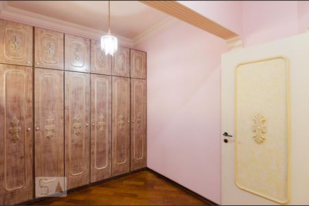 Casa à venda com 480m², 4 quartos e 5 vagas Casa à venda com 480m², 4 quartos e 5 vagasQuarto da suíte 3