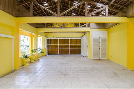 Casa à venda com 480m², 4 quartos e 5 vagas Casa à venda com 480m², 4 quartos e 5 vagasGaragem