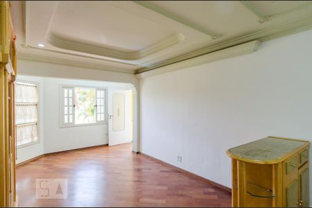 Casa à venda com 480m², 4 quartos e 5 vagas Casa à venda com 480m², 4 quartos e 5 vagasQuarto da suíte 2