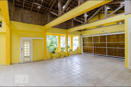 Casa à venda com 480m², 4 quartos e 5 vagas Casa à venda com 480m², 4 quartos e 5 vagasGaragem