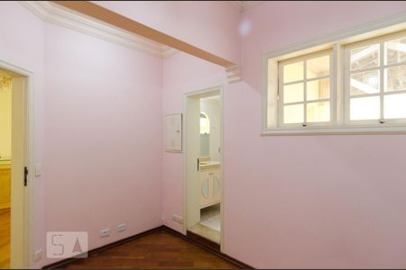 Casa à venda com 480m², 4 quartos e 5 vagas Casa à venda com 480m², 4 quartos e 5 vagasQuarto da suíte 3