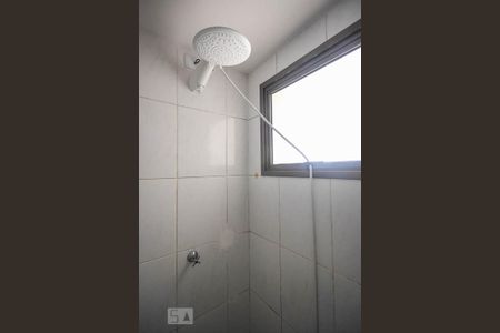 Apartamento para alugar com 118m², 3 quartos e 2 vagas Apartamento para alugar com 118m², 3 quartos e 2 vagasChuveiro do banheiro