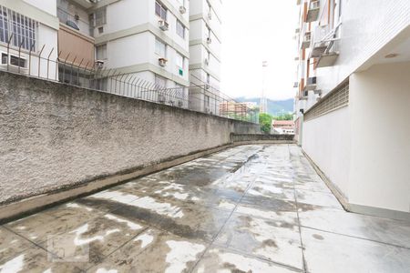 Apartamento à venda com 71m², 2 quartos e 1 vagaÁrea comum