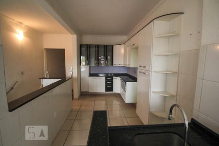 Casa à venda com 212m², 3 quartos e 1 vaga Casa à venda com 212m², 3 quartos e 1 vagaCozinha
