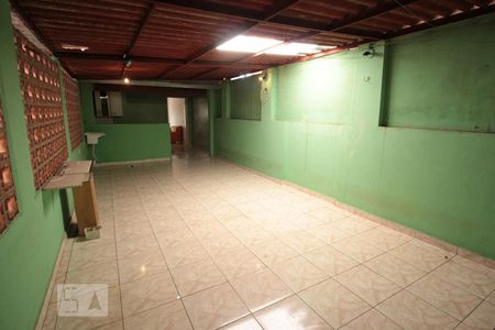 Casa à venda com 212m², 3 quartos e 1 vaga