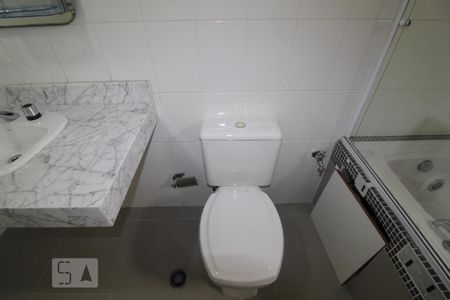 Apartamento à venda com 134m², 3 quartos e 3 vagasBanheiro Sutie 1