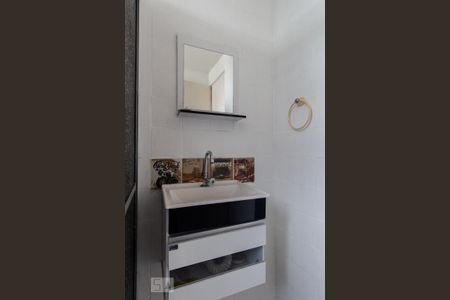 Apartamento para alugar com 54m², 2 quartos e 1 vaga Apartamento para alugar com 54m², 2 quartos e 1 vagaBanheiro