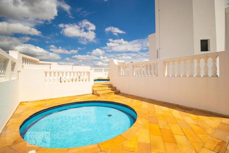 Apartamento à venda com 192m², 4 quartos e 4 vagas Apartamento à venda com 192m², 4 quartos e 4 vagasÁrea comum - Terraço com Piscina