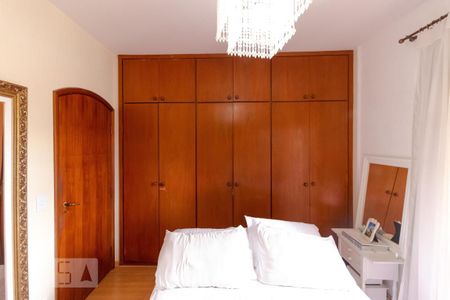 Apartamento à venda com 192m², 4 quartos e 4 vagas Apartamento à venda com 192m², 4 quartos e 4 vagasQuarto 02