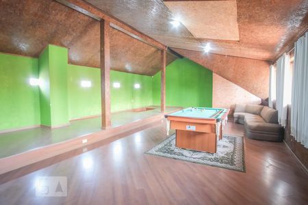 Casa para alugar com 200m², 3 quartos e 3 vagas Casa para alugar com 200m², 3 quartos e 3 vagasÁtico