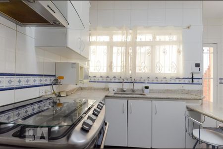 Casa para alugar com 250m², 5 quartos e 2 vagasCozinha