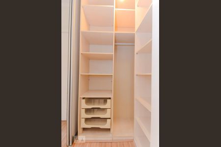 Casa para alugar com 250m², 5 quartos e 2 vagasCloset da suíte 2