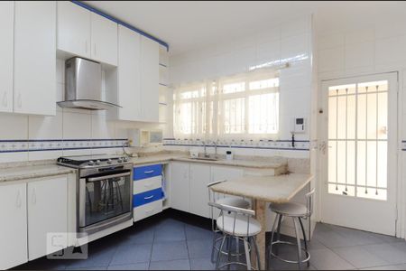 Casa para alugar com 250m², 5 quartos e 2 vagasCozinha