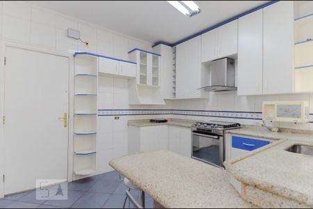 Casa para alugar com 250m², 5 quartos e 2 vagasCozinha