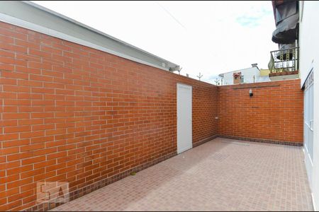 Casa para alugar com 250m², 5 quartos e 2 vagasQuintal e Corredor - Fundos