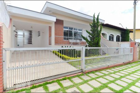 Casa para alugar com 250m², 5 quartos e 2 vagasFachada