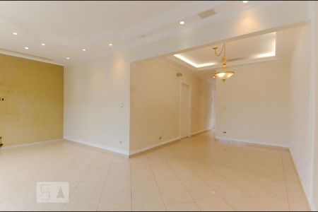 Sala de casa para alugar com 5 quartos, 250m² em Cidade Maia, Guarulhos