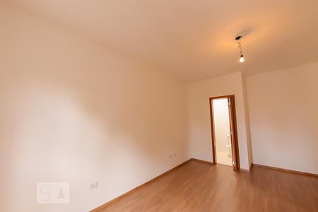 Casa de condomínio para alugar com 110m², 3 quartos e 2 vagasSuite