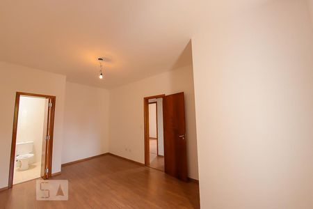 Casa de condomínio para alugar com 110m², 3 quartos e 2 vagasSuite