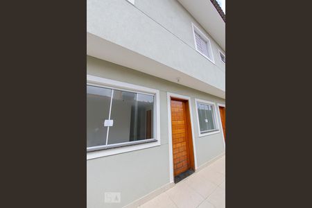 Casa de condomínio para alugar com 75m², 2 quartos e 2 vagasEntrada