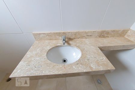 Casa de condomínio para alugar com 75m², 2 quartos e 2 vagasBanheiro da Suite 1