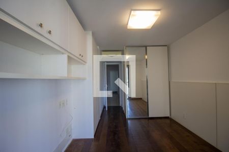 Apartamento à venda com 278m², 4 quartos e 4 vagasSuíte 3