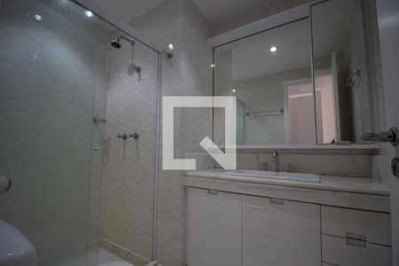 Apartamento à venda com 278m², 4 quartos e 4 vagasBanheiro da Suíte 3