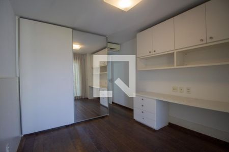 Apartamento à venda com 278m², 4 quartos e 4 vagasSuíte 2