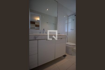 Apartamento à venda com 278m², 4 quartos e 4 vagasBanheiro da Suíte 1