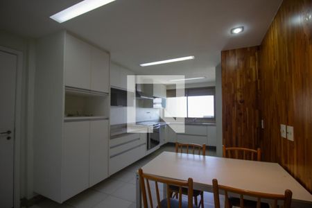 Apartamento à venda com 278m², 4 quartos e 4 vagasCozinha e Área de Serviço