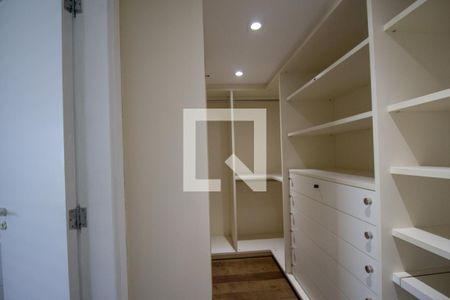 Apartamento à venda com 278m², 4 quartos e 4 vagasCloset da Suíte 4