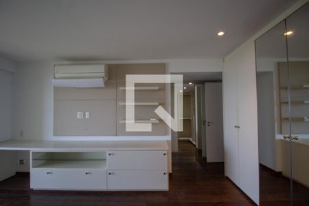 Apartamento à venda com 278m², 4 quartos e 4 vagasSuíte 4