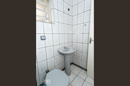Casa para alugar com 45m², 1 quarto e sem vaga Casa para alugar com 45m², 1 quarto e sem vagaBanheiro