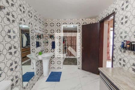 Casa à venda com 280m², 3 quartos e 4 vagasBanheiro da Suíte