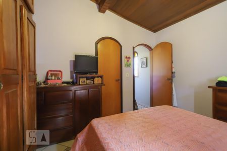 Casa à venda com 200m², 3 quartos e 6 vagas Casa à venda com 200m², 3 quartos e 6 vagasSuíte