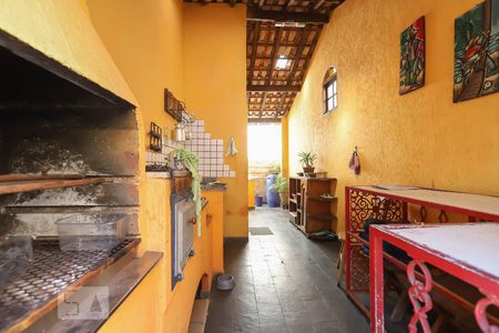 Casa à venda com 200m², 3 quartos e 6 vagas Casa à venda com 200m², 3 quartos e 6 vagasLavanderia