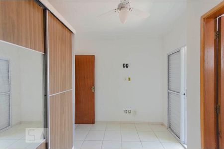 Suíte 2 de casa para alugar com 2 quartos, 70m² em Vila Buenos Aires, São Paulo