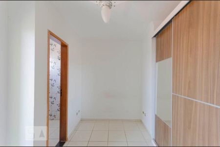 Suíte 2 de casa para alugar com 2 quartos, 70m² em Vila Buenos Aires, São Paulo