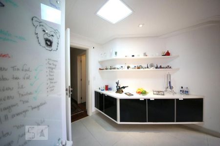 Apartamento à venda com 217m², 3 quartos e 3 vagasCozinha 