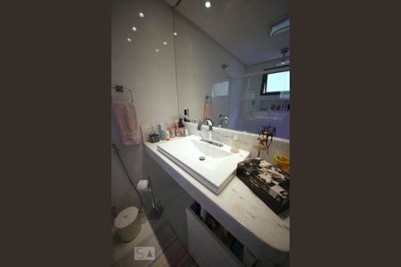 Apartamento à venda com 217m², 3 quartos e 3 vagasBanheiro