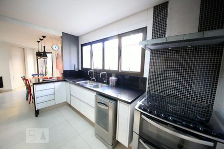 Apartamento à venda com 217m², 3 quartos e 3 vagasCozinha