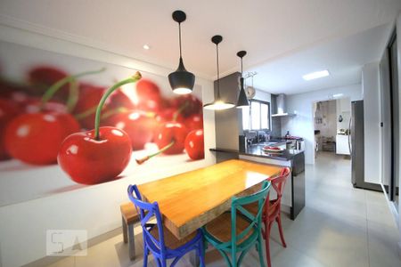 Apartamento à venda com 217m², 3 quartos e 3 vagasCopa