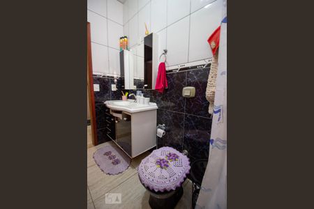 Casa à venda com 306m², 3 quartos e 4 vagasBanheiro Social