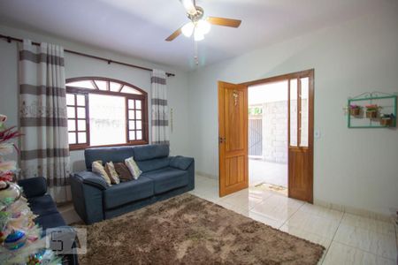 Casa à venda com 306m², 3 quartos e 4 vagasSala