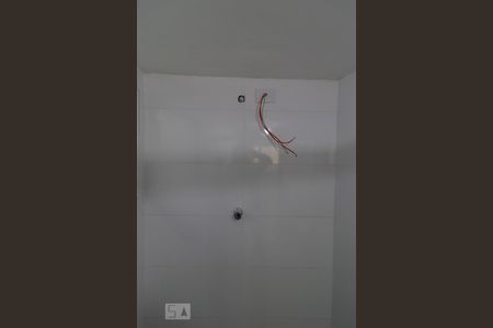 Banheiro de apartamento para alugar com 1 quarto, 20m² em Vila Diva (zona Norte), São Paulo