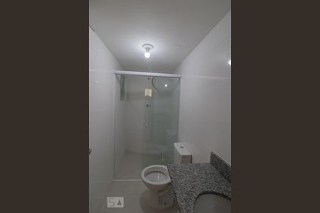Banheiro de apartamento para alugar com 1 quarto, 20m² em Vila Diva (zona Norte), São Paulo