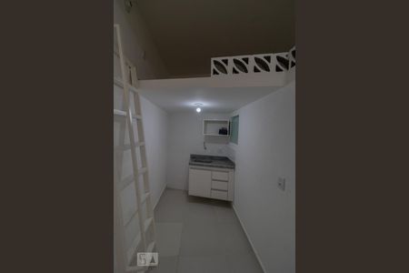Cozinha de apartamento para alugar com 1 quarto, 20m² em Vila Diva (zona Norte), São Paulo